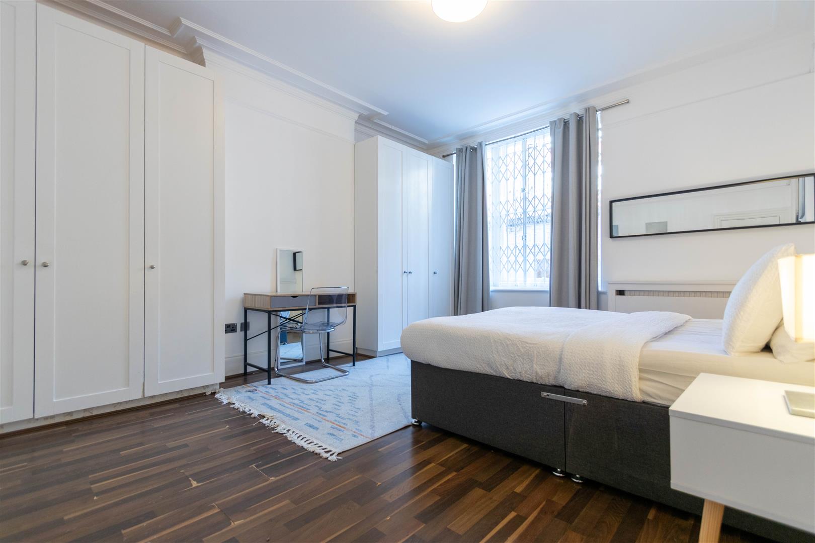 4 bed property in Cumberland Mansions, London